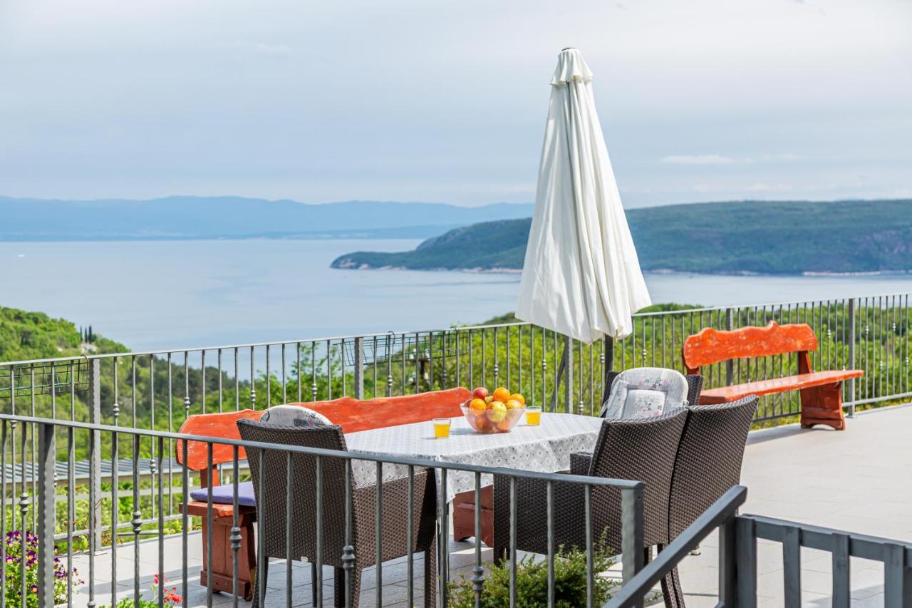 Apartments With A Parking Space Brsec, Opatija - 7796 Martina Екстериор снимка
